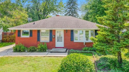 1622 Smith St, Green Bay, WI 54302-2945