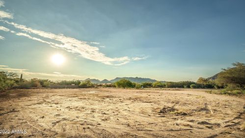 5405 Mcdonald Dr, Scottsdale AZ 85253-5406 exterior