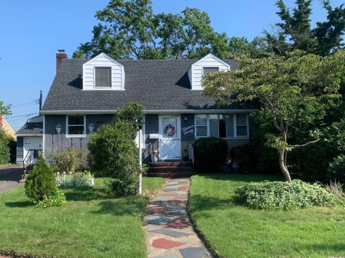 1420 Charlotte Ct, Floral Park, NY 11003-1904