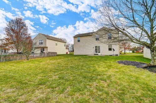 122 Wyckshire Dr, Pataskala OH  43062-7345 exterior