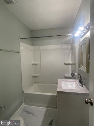 606 Denton Cir, Fredericksburg VA  22401-2704 exterior