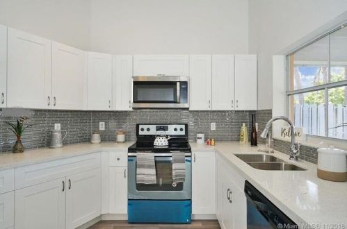 2120 191st Ave, Hollywood, FL 33029-4610