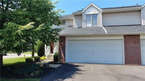 5482 Village Station Cir, Buffalo, NY 14221-2885