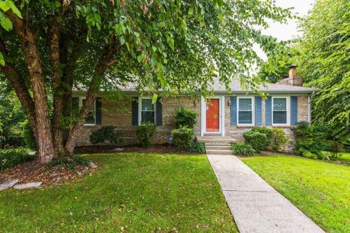 1071 Raintree Dr, Richmond, KY 40475-3001