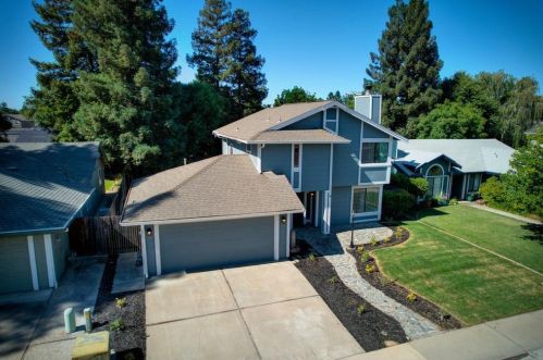 9262 Mapleview Way, Elk Grove CA  95758-5007 exterior