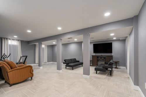 4 Ames Rd, Brookline NH  03033-2304 exterior