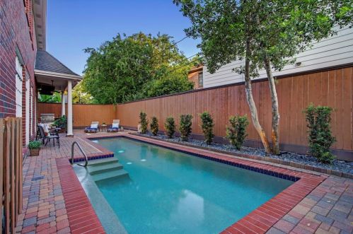 135 Whipple Dr, Bellaire, TX 77401-5338