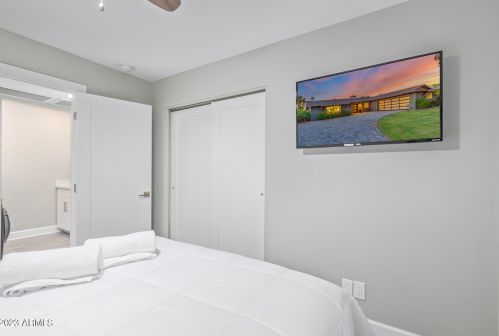 8620 Plz Ave, Scottsdale AZ 85250-6710 exterior