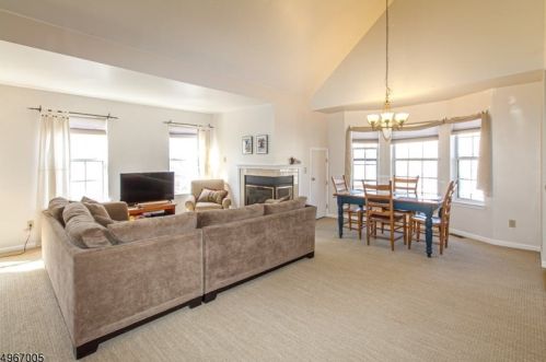 27 Teal Ln, Bedminster, NJ 07921-2046