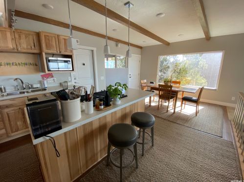677 Cortez St, Salt Lake City, UT 84103-2126