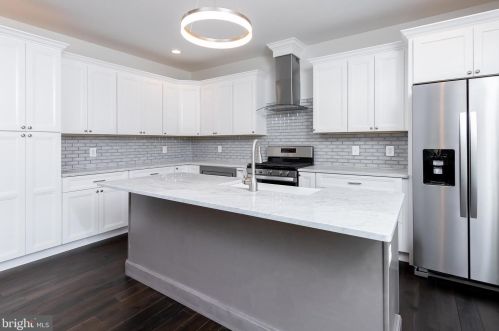 917 Sicklerville Rd, Erial, NJ 08081-1624