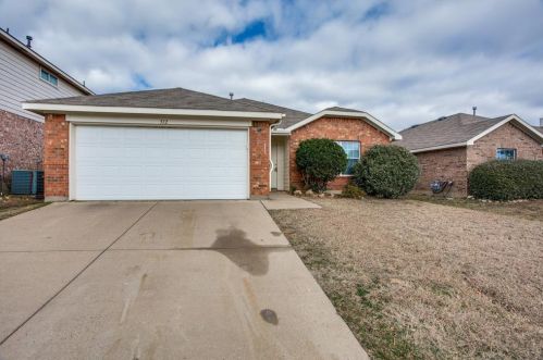 512 Fairbrook Ln, Fort Worth, TX 76140-6569