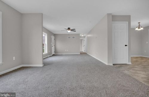 60 Cold Springs Rd, Carlisle PA 17015-9113 exterior