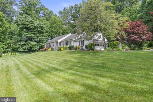 3651 Wyola Dr, Newtown Square, PA 19073-1504