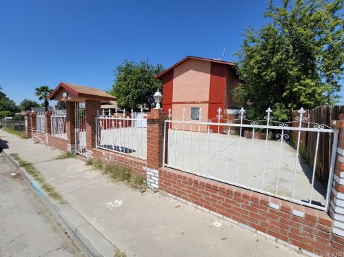 1024 Bernard St, Bakersfield, CA 93305-3337