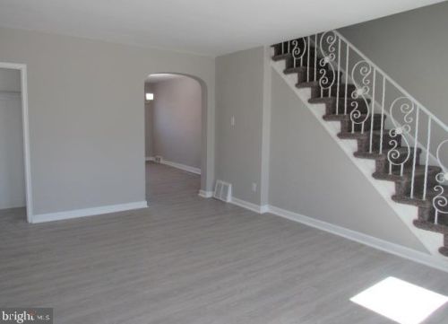 2705 Mckean St, Philadelphia, PA 19145-2513