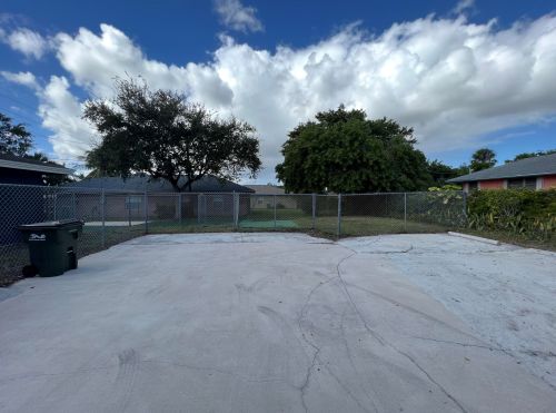 601 2nd St, Delray Beach FL  33483-5415 exterior