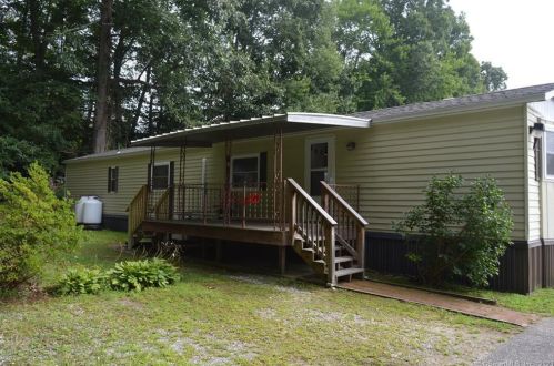 15 Tunnel Hill Ct, Norwich, CT 06351-3236