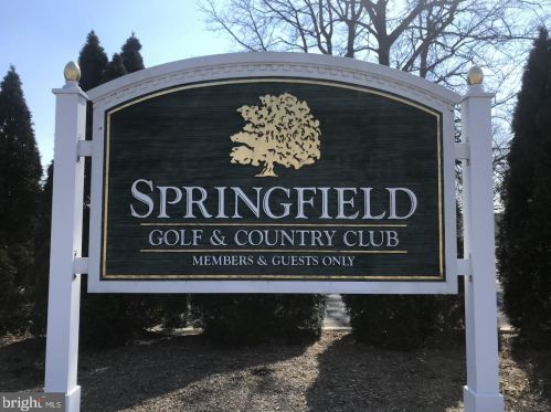 6401 Limerick Ct, Springfield VA  22152-1944 exterior