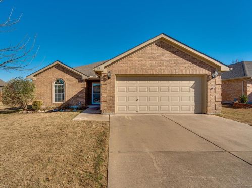 313 Nocona Dr, Waxahachie, TX 75165-1568