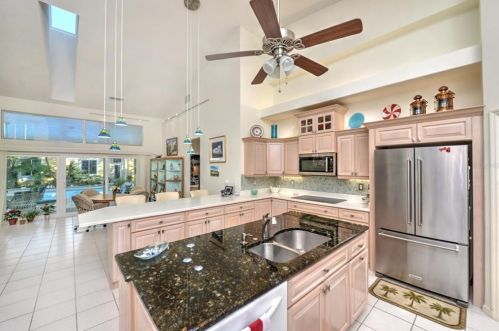 2585 Spruce Creek Blvd, Daytona Beach FL  32128-6787 exterior