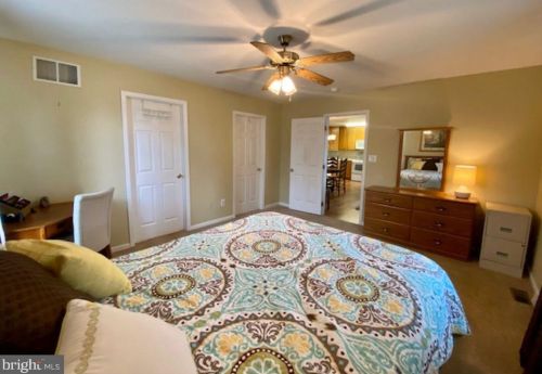 55 Kings Ct, Swedesboro NJ  08085-5033 exterior