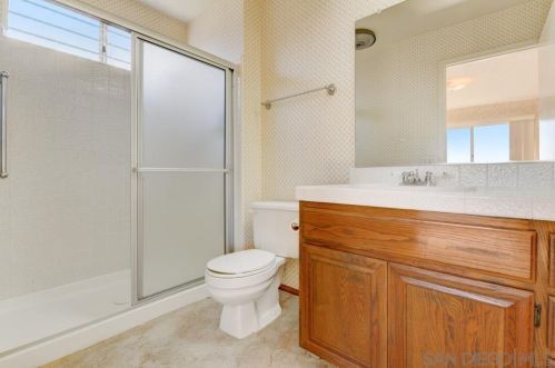 711 Honeydew Ln, Vista CA  92084-3115 exterior