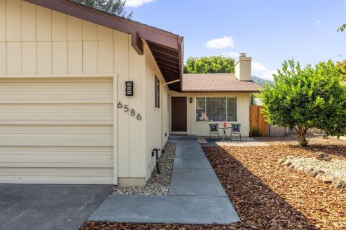 6586 Meadowridge Dr, Santa Rosa, CA 95409-5863