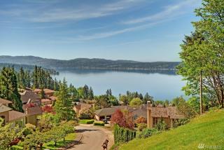 1635 207th Ave, Redmond WA  98074-4405 exterior