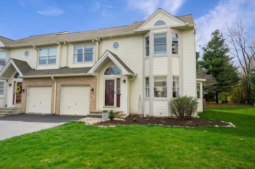 216 Ridings Cir, Macungie, PA 18062-1806