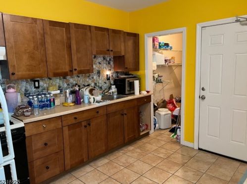 65 Grove St, Bloomfield NJ  07003-5648 exterior