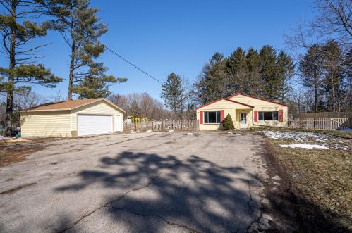 4986 Small Rd, Waukesha WI  53151-7408 exterior