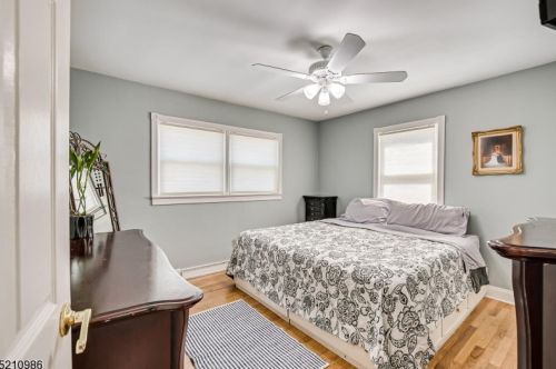 112 20th Ave, Manville NJ  08835-1640 exterior