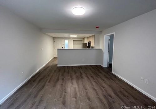 1030 Federal Rd, Brookfield Center, CT 06804-1109