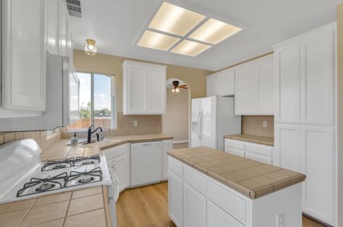 2009 Carlsbad Caverns Ct, Newman CA  95360-9635 exterior