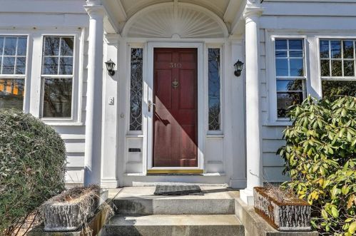 310 Elmgrove Ave, Providence RI  02906-4252 exterior