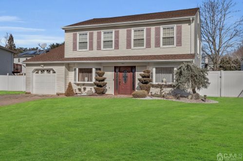 3 Spencer Ct, East Brunswick, NJ 08816-3691