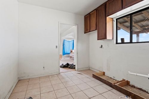 5041 Avenue, Lancaster CA  93534-7428 exterior