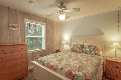 441 Gulf Beach Dr, Saint George Island FL  32328-2811 exterior