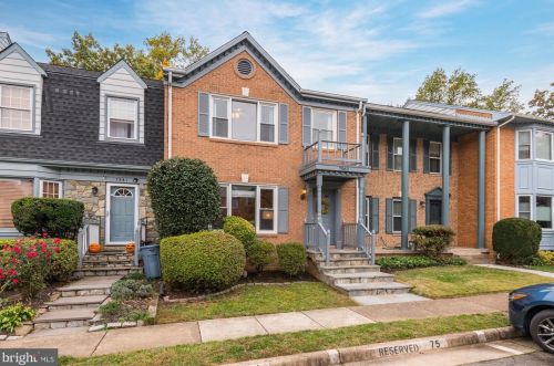 7963 Yancey Dr, Falls Church, VA 22042-4468