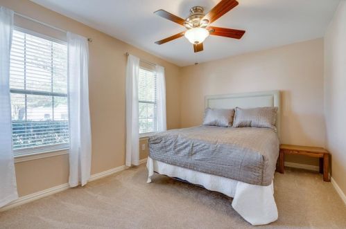 10825 Southerland Dr, Denton TX  76207-8683 exterior