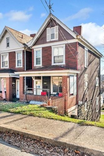 806 Cowan Ave, Jeannette, PA 15644-1621