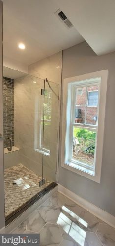 6912 Westlawn Dr, Falls Church VA  22042-2653 exterior