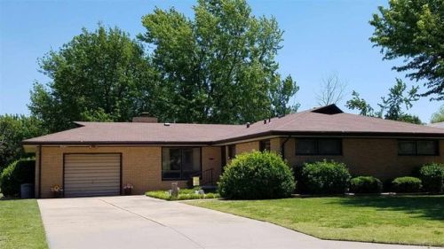 409 Woodlawn St, Riverdale, KS 67152-2824