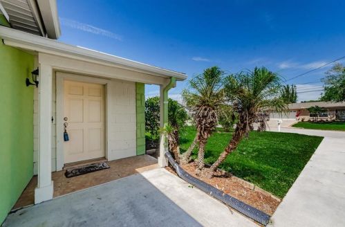 336 Crosswinds Dr, Palm Harbor, FL 34683-1302