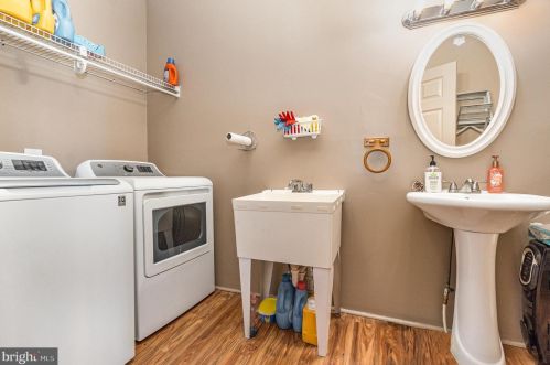 296 2nd St, Highspire PA  17034-1555 exterior