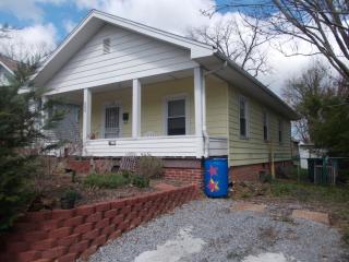 202 Poplar St, Johnson City TN  37604-6858 exterior