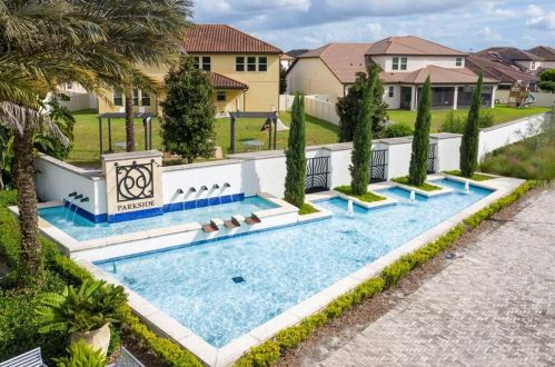 8035 Chilton Dr, Orlando FL 32836 exterior