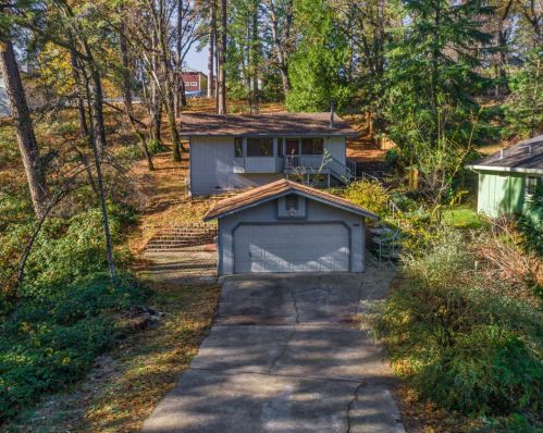708 Doris Dr, Grass Valley CA  95945-5524 exterior