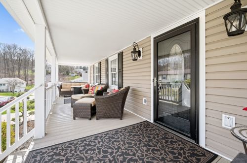 121 Pinoak Ln, Imperial, PA 15126-9648